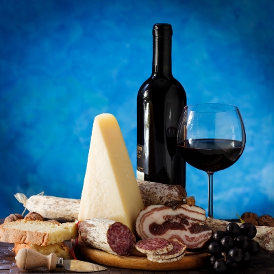 χρόνια κνίδωση - wine-and-cheese-histamine-licensed