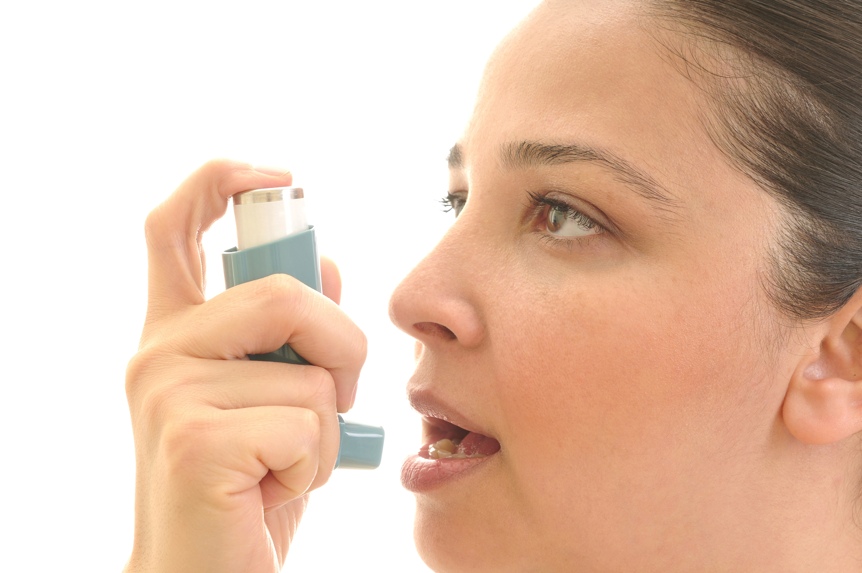 Баня при астме. Бронхиальная астма. Ингаляторы при бронхиальной астме. Аппарат для приступов астмы. Купирование бронхиальной астмы.